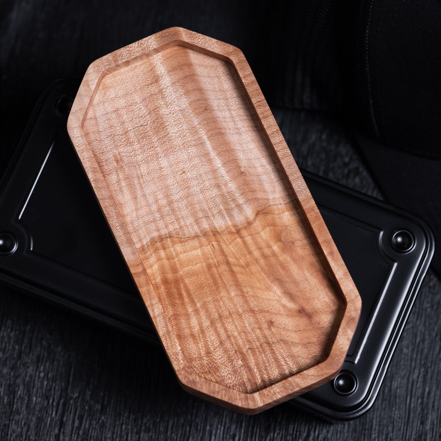 HARDWOOD VALET - FIGURED MAPLE