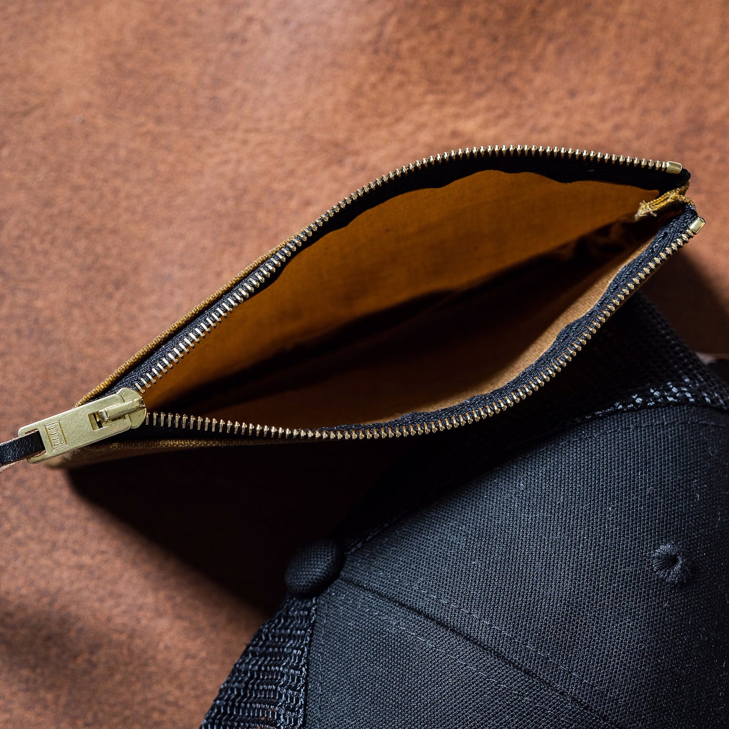 WAXED CANVAS POUCH - SANDSTONE