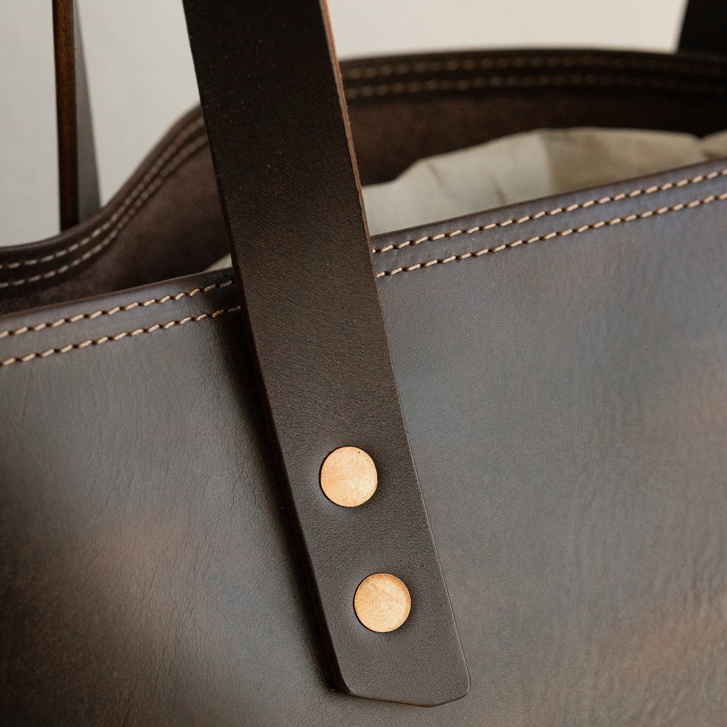 THE MARKET TOTE - TUMBLED WALNUT